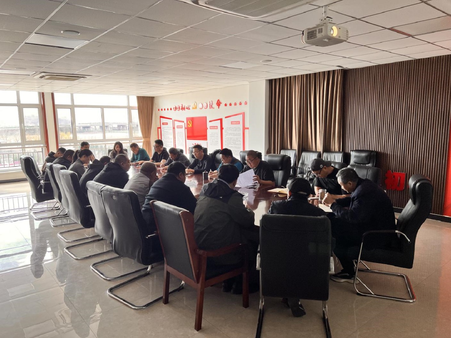 1742898896360184.jpg tu.jpg